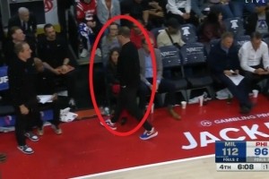 你们也放假？雄鹿与76人主教练皆离场 两队首席助教执教剩余比赛